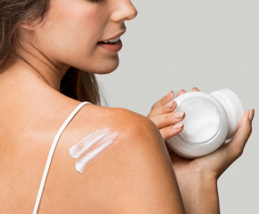 Czy stosowanie emolientów może zapobiec nawrotom AZS?