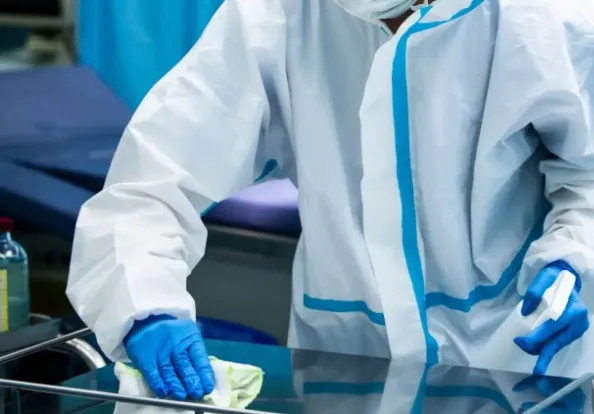 Czy wszystkie metody dezynfekcji urządzeń są równie bezpieczne dla pacjentów i personelu?