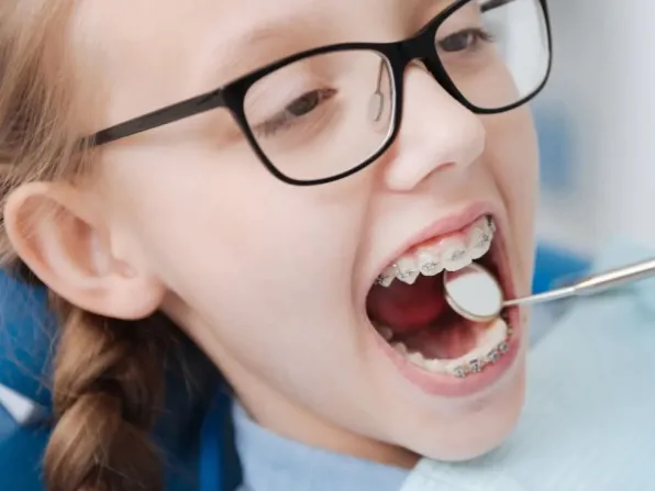 Jak zmienia się skuteczność leczenia ortodontycznego u dorosłych?