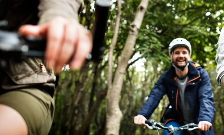Jak ograniczyć odpady i żyć w duchu zero waste podczas eko-wypoczynku?