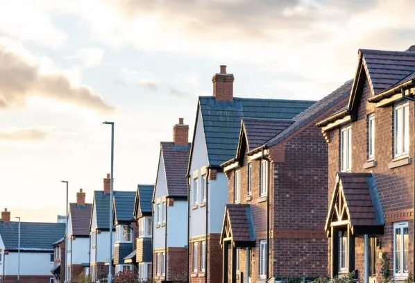 Na czym polega praktyczna wartość, jaką wnosi wycena nieruchomości do planowania inwestycji?